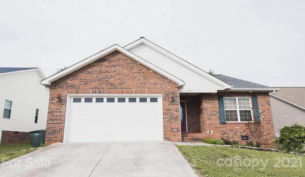 1596 Mayfair Drive - Photo 1