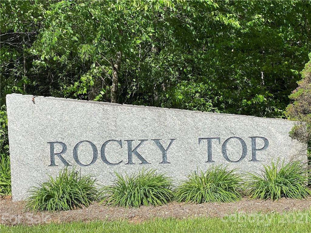 404 Rocky Top Court - Photo 1