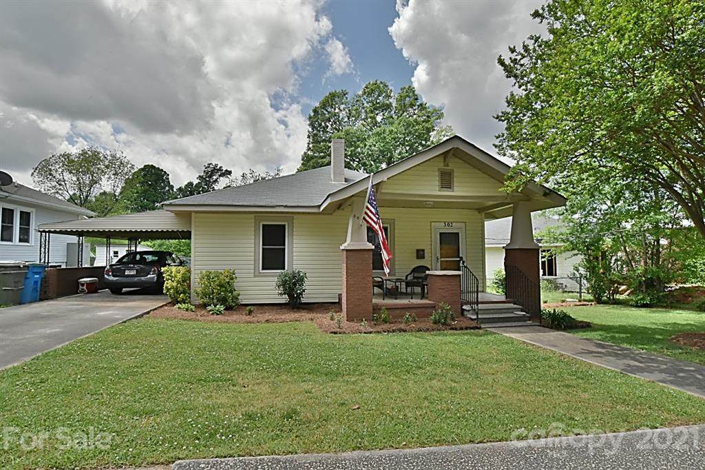 302 Academy Street - Photo 1