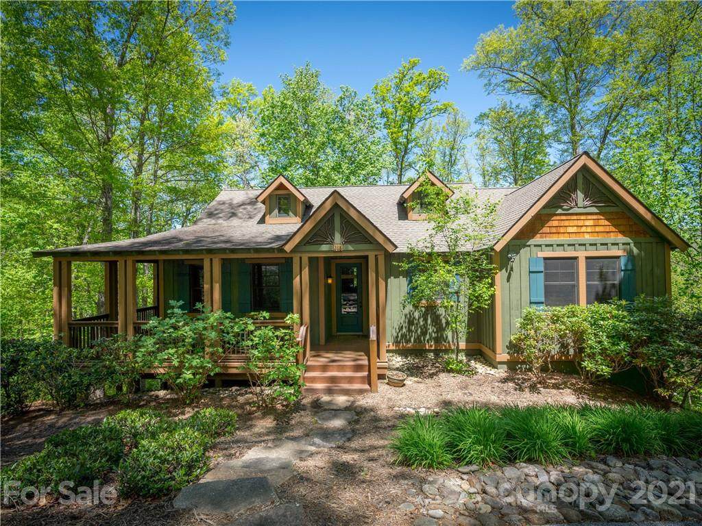 286 Hedgewood Drive - Photo 1