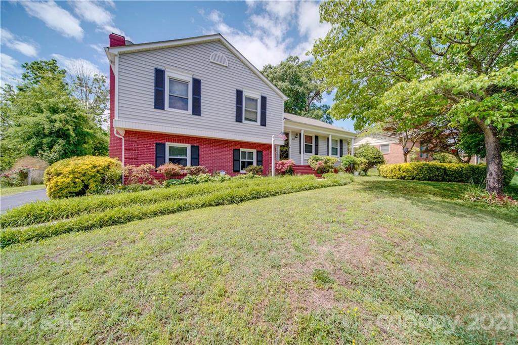7400 Middlebury Place - Photo 1