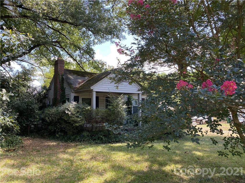 6313 Tuckaseegee Road - Photo 1