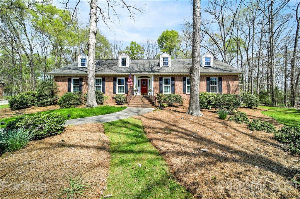 1906 Sardis Drive - Photo 1