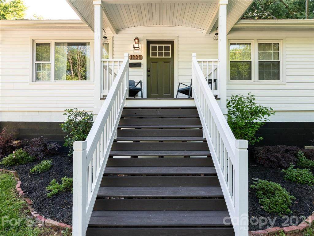 1225 Spruce Street - Photo 1