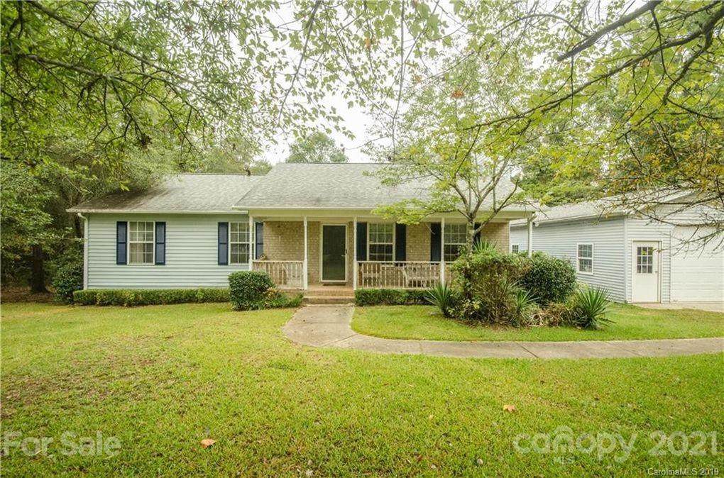 2033 Forest Creek Drive - Photo 1