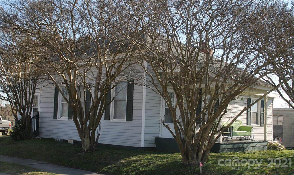 402 Long Avenue - Photo 1