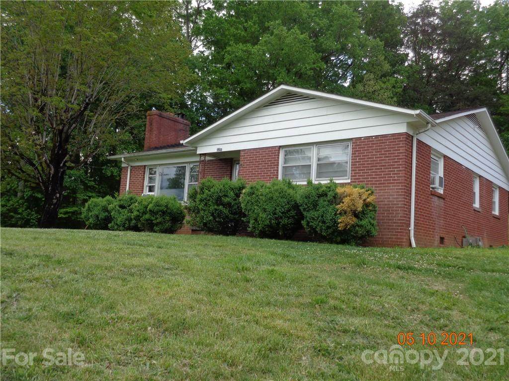 3296 Wilkesboro Boulevard - Photo 1