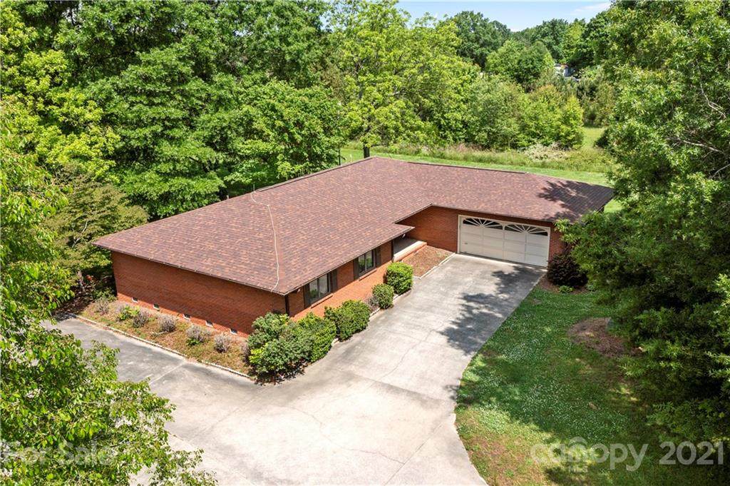 315 Enochville Avenue - Photo 1