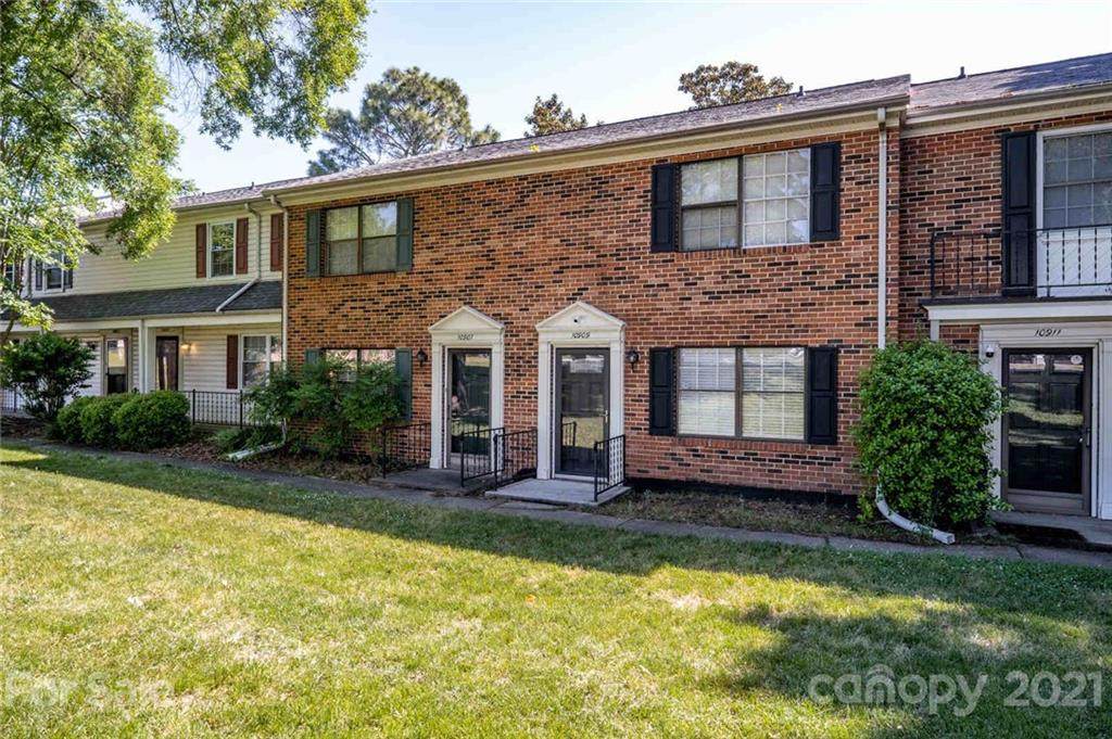 10907 Park Road - Photo 1