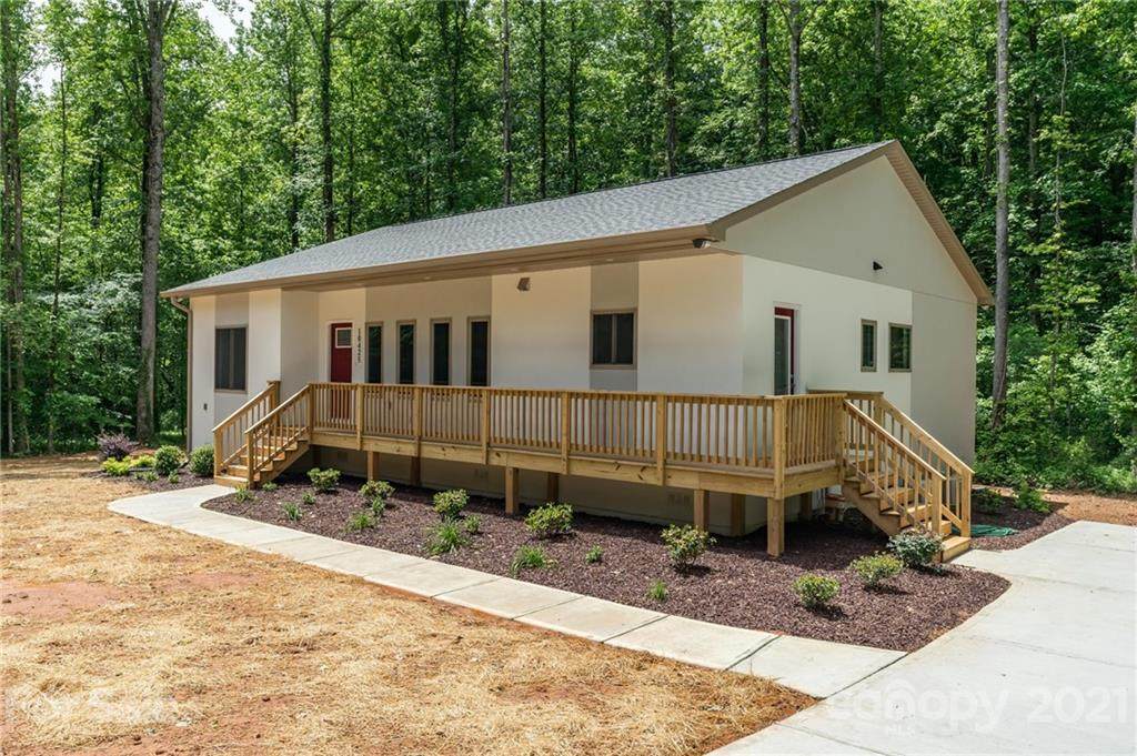 10425 Briarhurst Place - Photo 1
