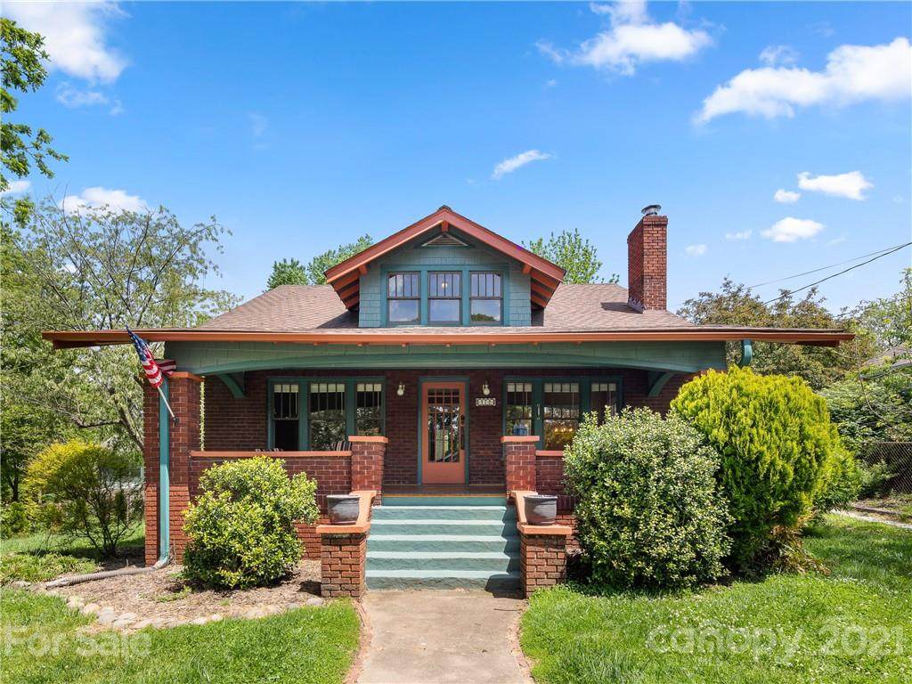 175 Pennsylvania Avenue - Photo 1
