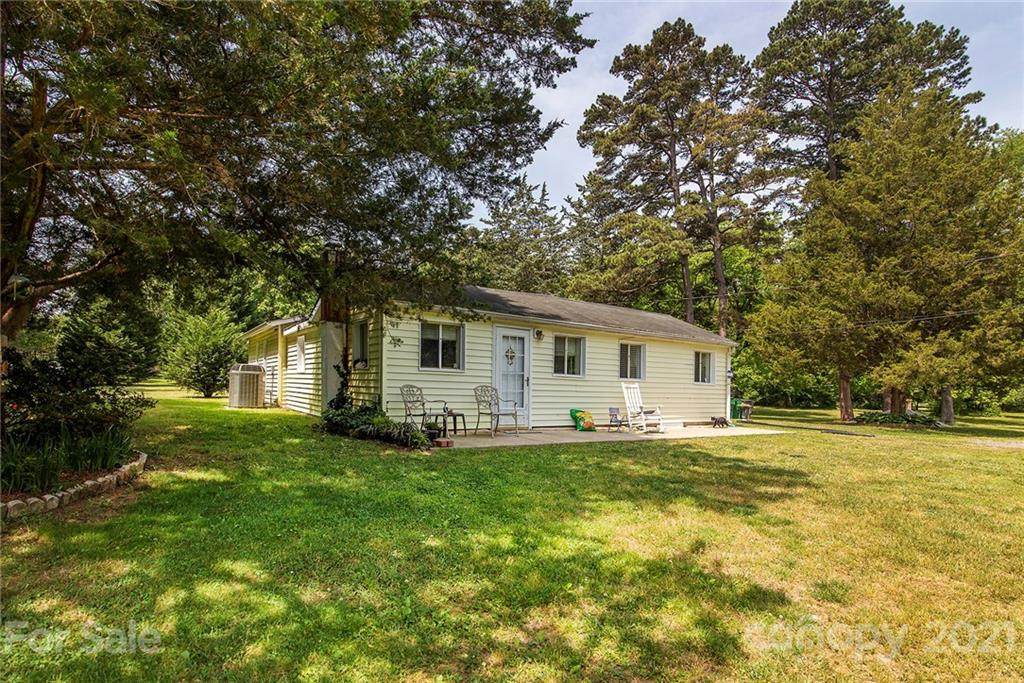 1001 Tom Sadler Road - Photo 1