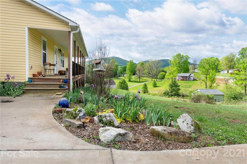 25 Danielbrooke Drive - Photo 1
