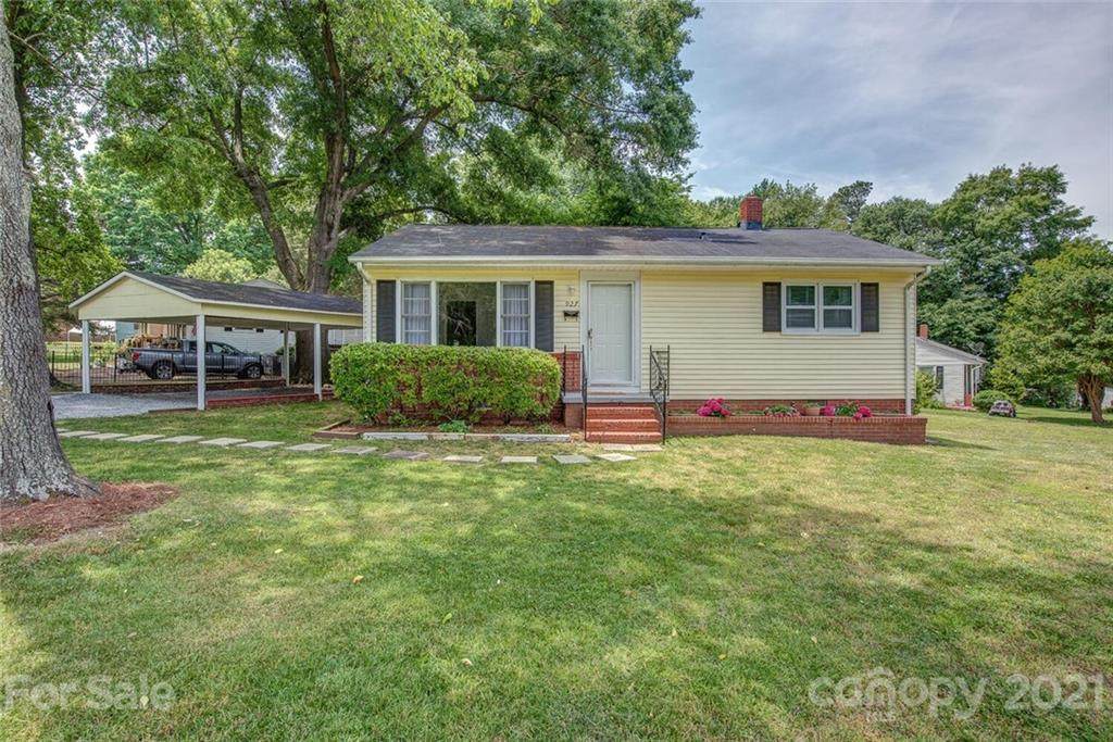 927 Eighth Avenue - Photo 1