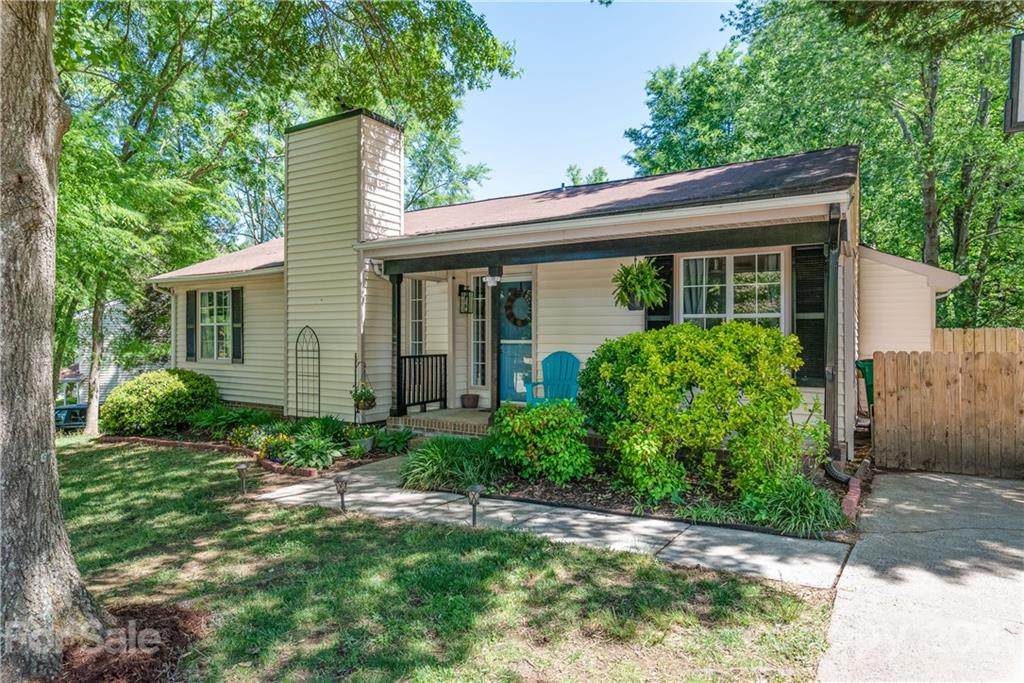 4410 Bathurst Drive - Photo 1