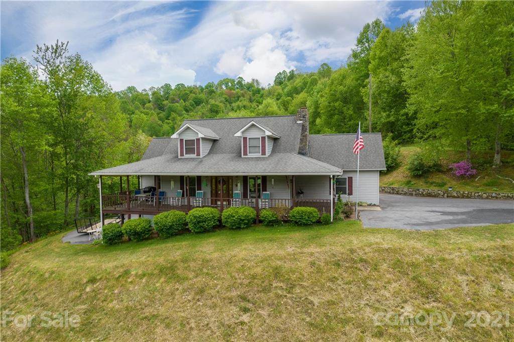 421 Applehill Drive - Photo 1