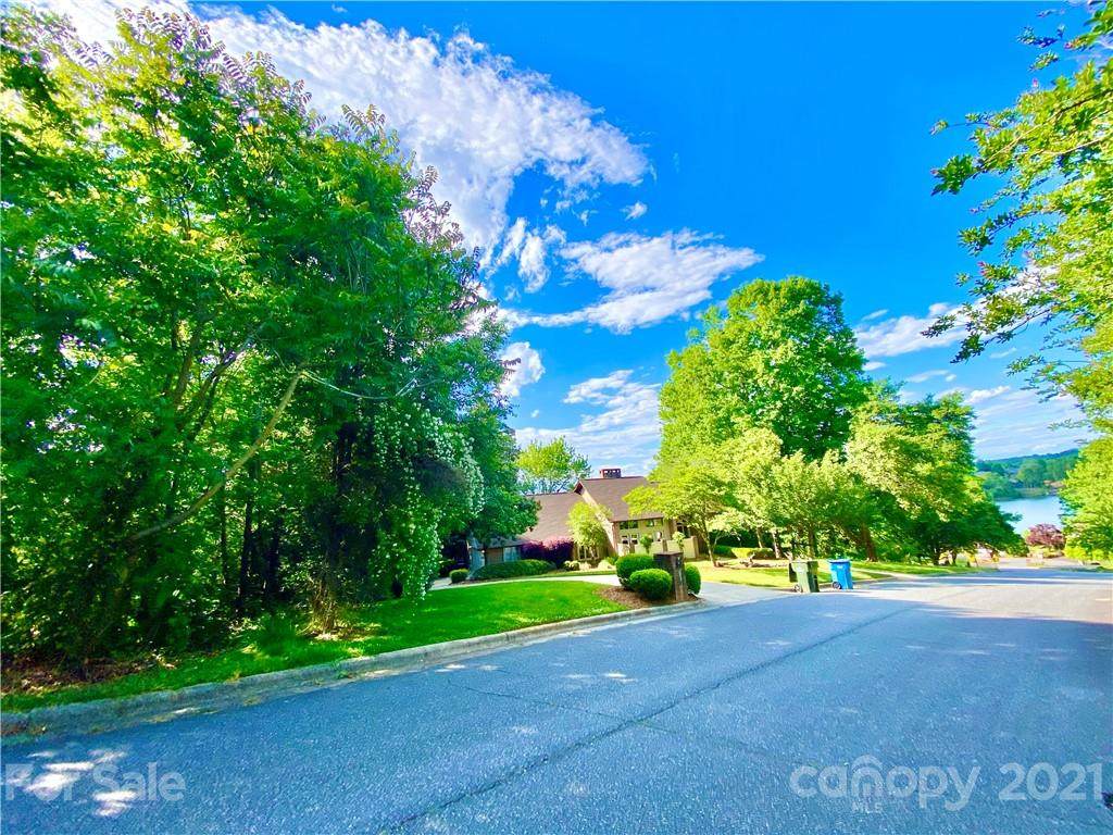 410 44th Ave Drive - Photo 1