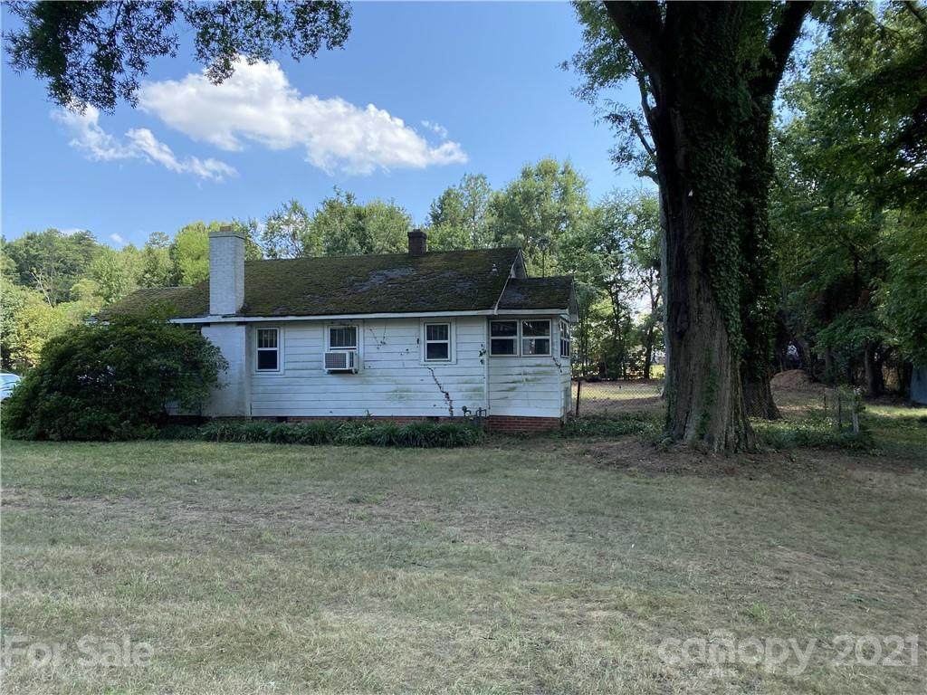 6319 Tuckaseegee Road - Photo 1