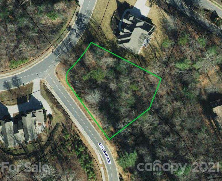 107 42nd Avenue Drive - Photo 1