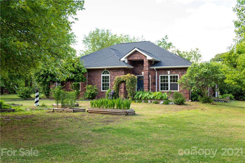 3516 Parkwood School Road - Photo 1