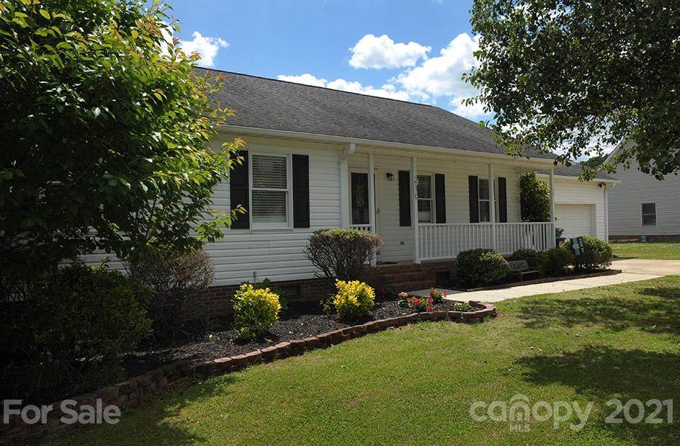210 Sunrise Ridge Drive - Photo 1