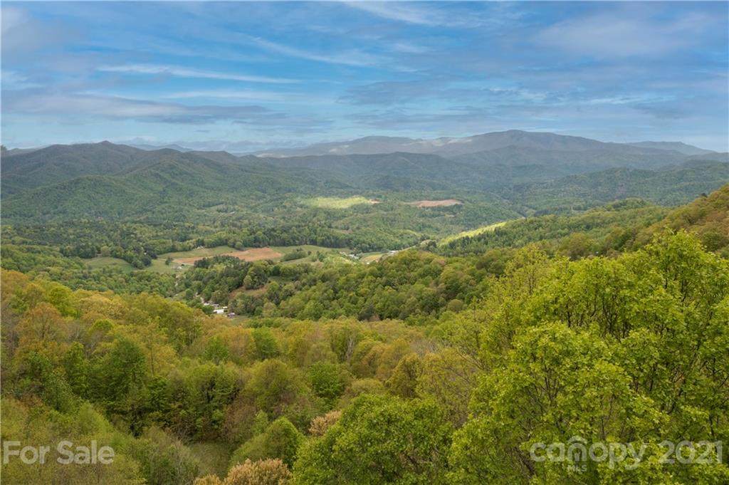 899 Hyacinth Drive - Photo 1