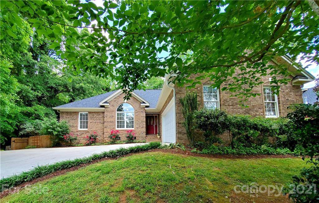 1010 Damon Pointe Drive - Photo 1
