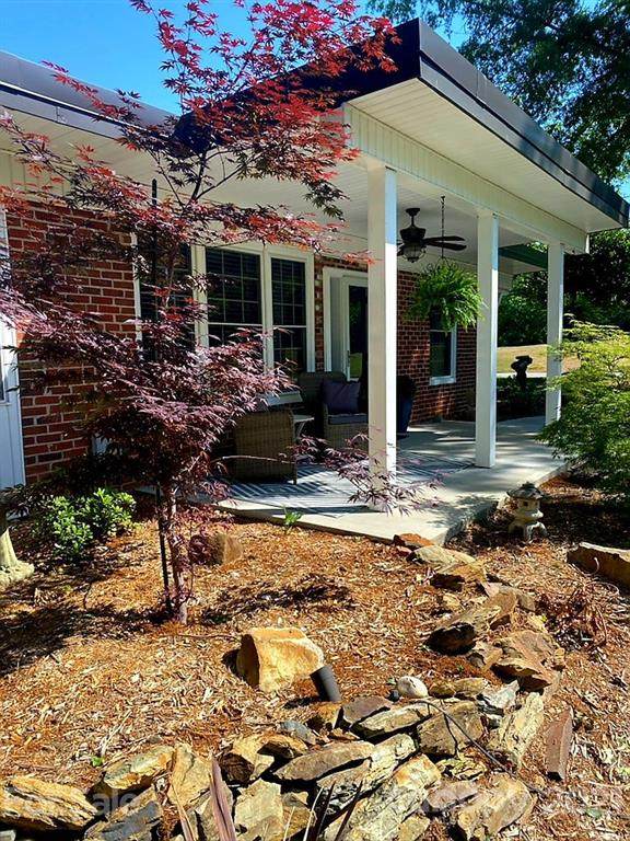 302 White Street - Photo 1