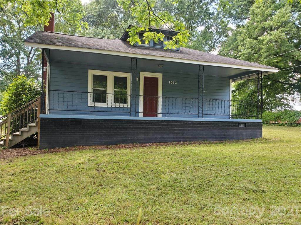 1013 East Drive - Photo 1