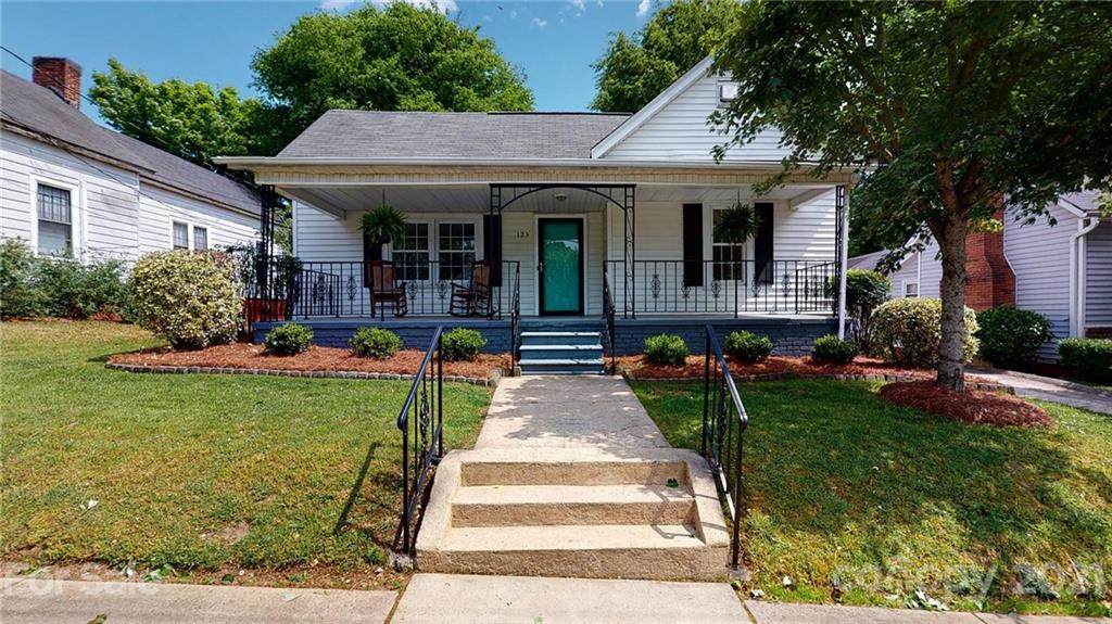 123 Academy Avenue - Photo 1