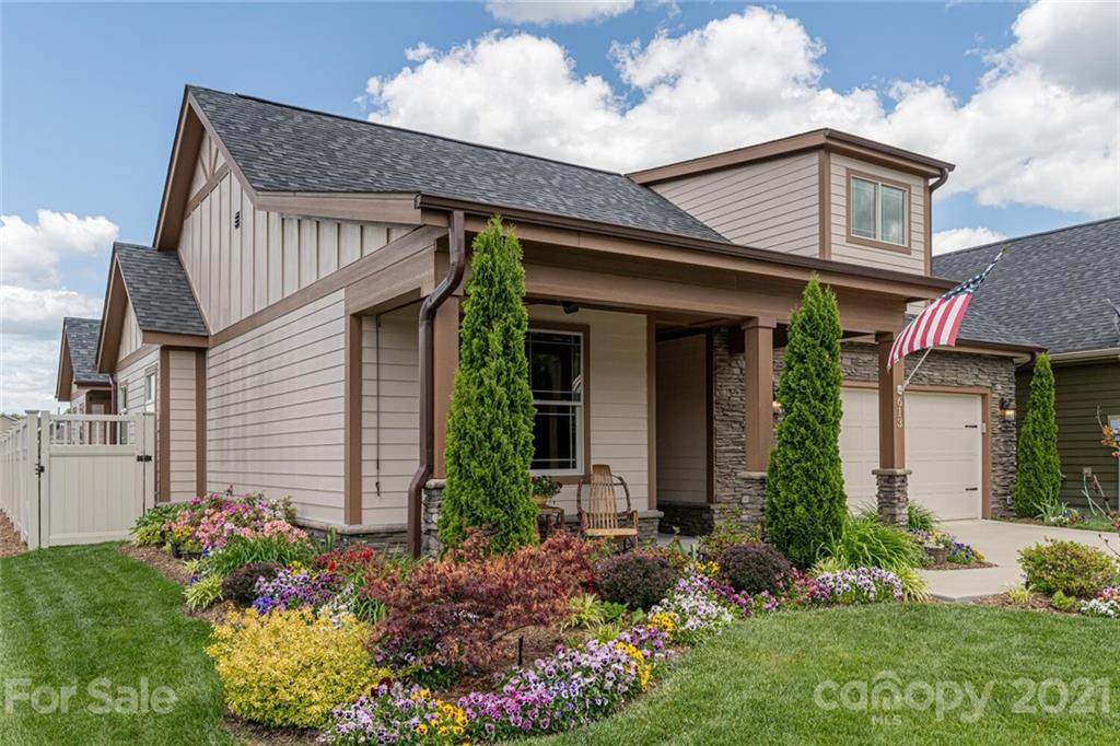 613 Summerfield Place - Photo 1