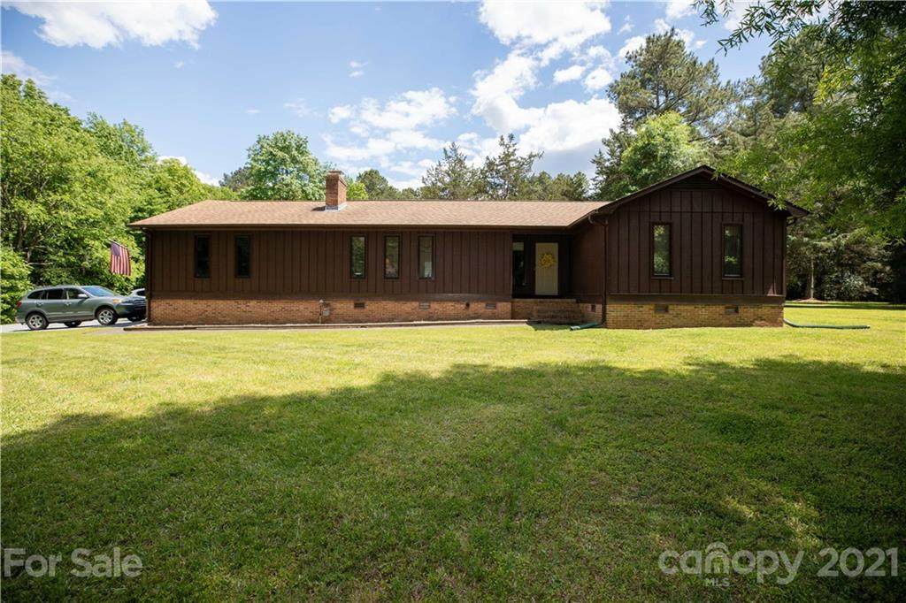 1486 Meadowdale Road - Photo 1