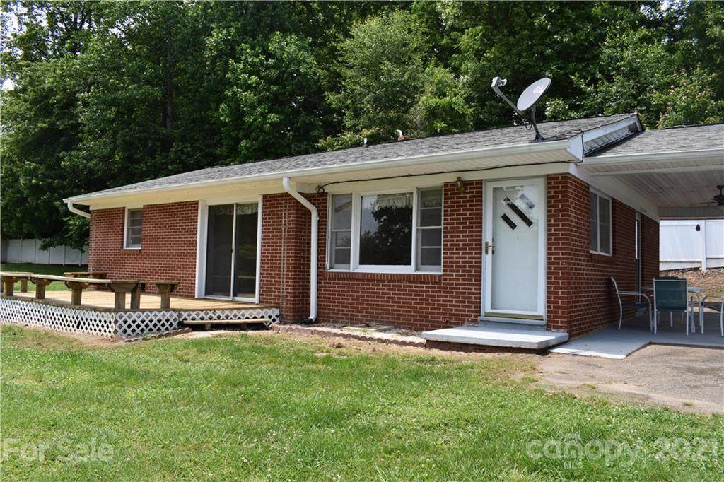 75 Pinewood Drive - Photo 1