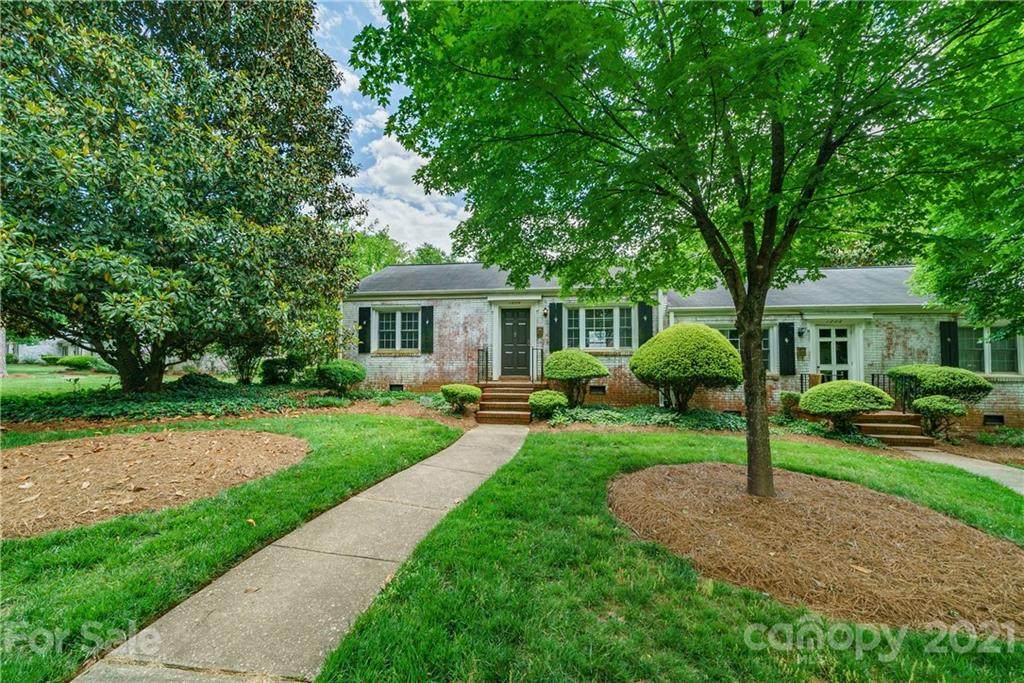 1808 Lynnwood Drive - Photo 1
