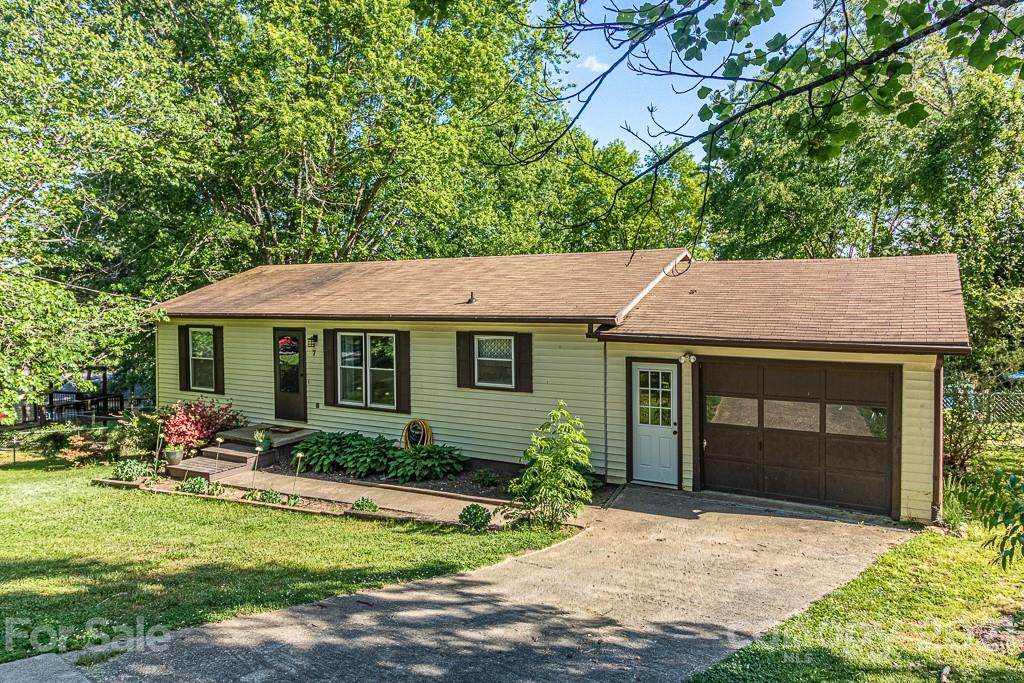 7 Pine Ridge Drive - Photo 1