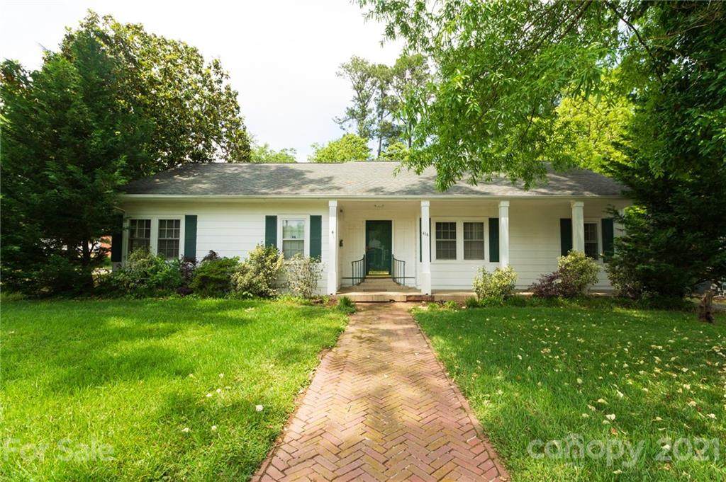 414 Gold Street - Photo 1
