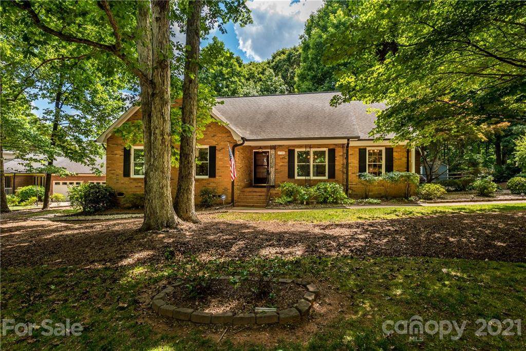2735 Bent Oak Drive - Photo 1