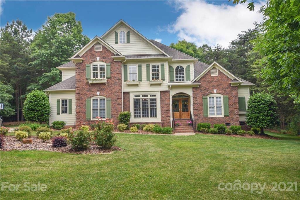108 Tannenbaum Court - Photo 1
