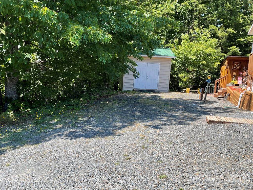 122 Eagle Drive - Photo 1