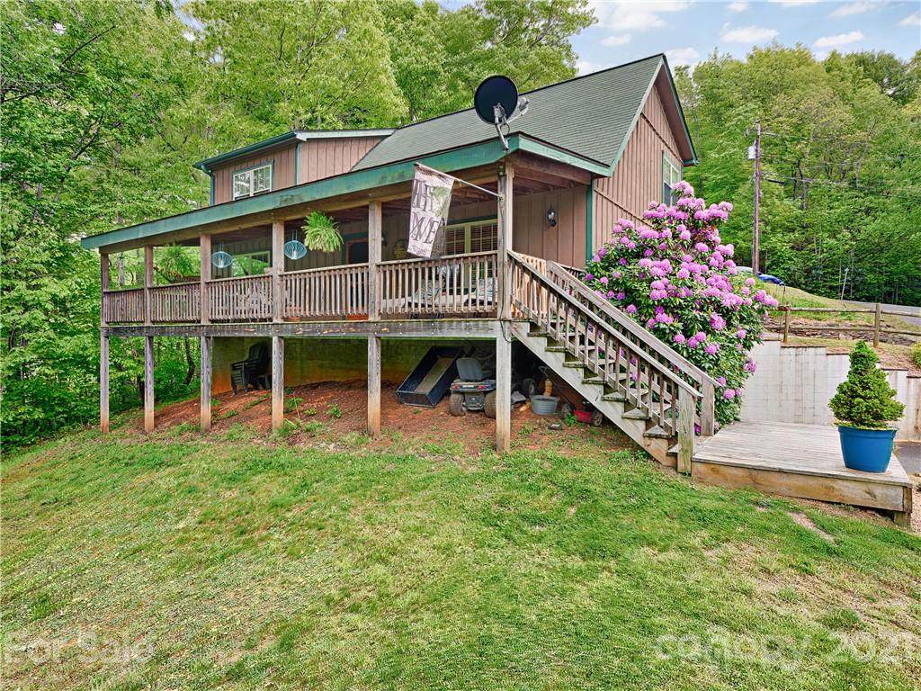 287 Crestmont Drive - Photo 1
