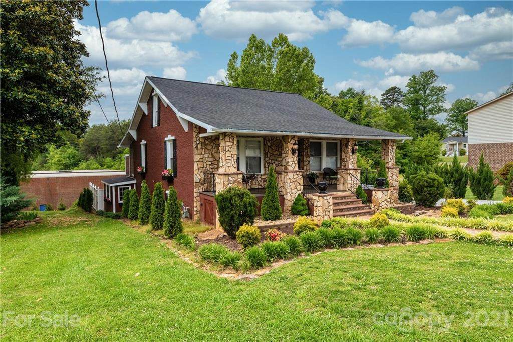 605 Oak Avenue - Photo 1