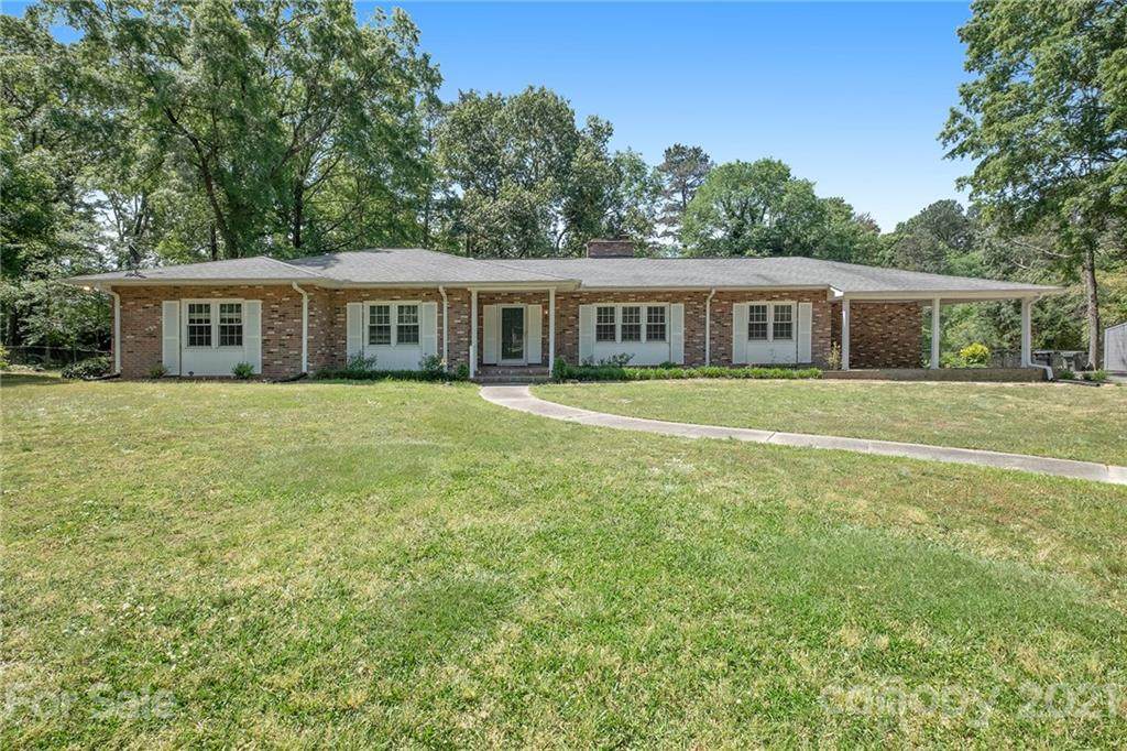 110 Ridgewood Drive - Photo 1