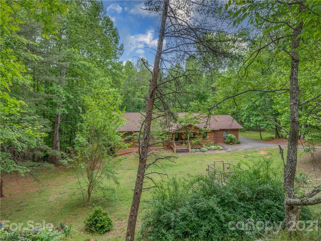 135 Logan Court - Photo 1