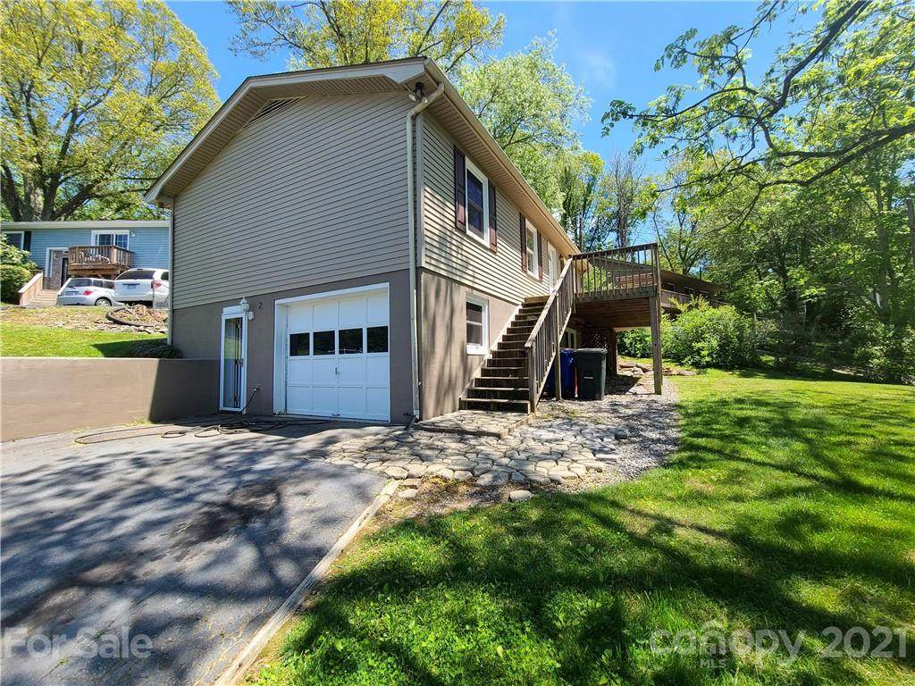 2 Village Court - Photo 1