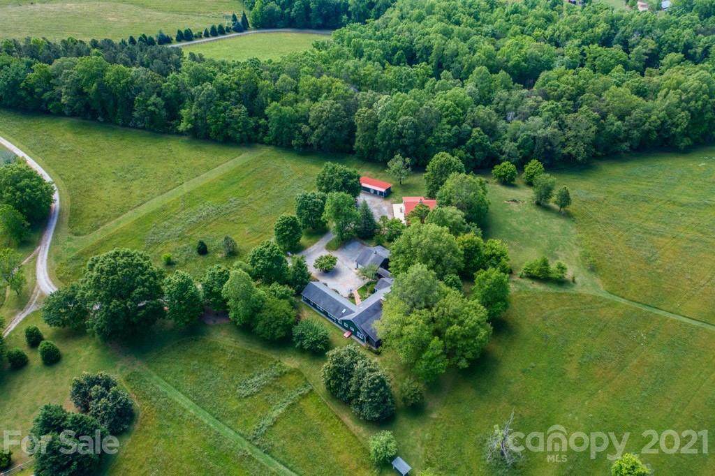 358 Iroquois Trail - Photo 1
