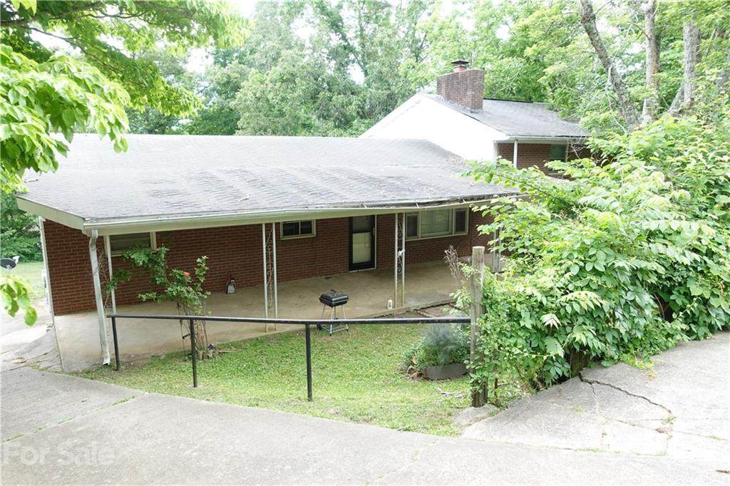 110 Pine Hill Drive - Photo 1