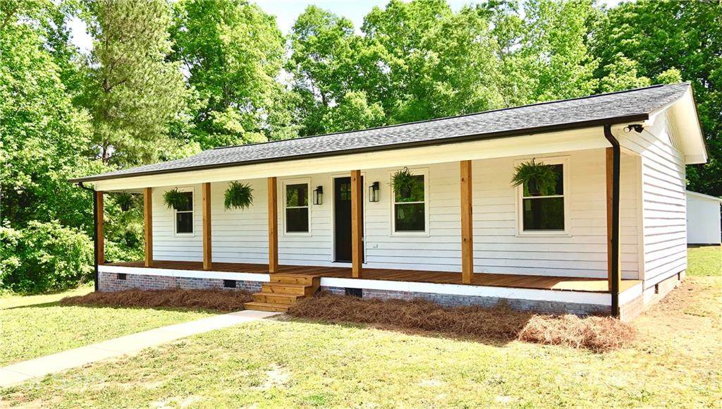 158 Oaktree Lane - Photo 1