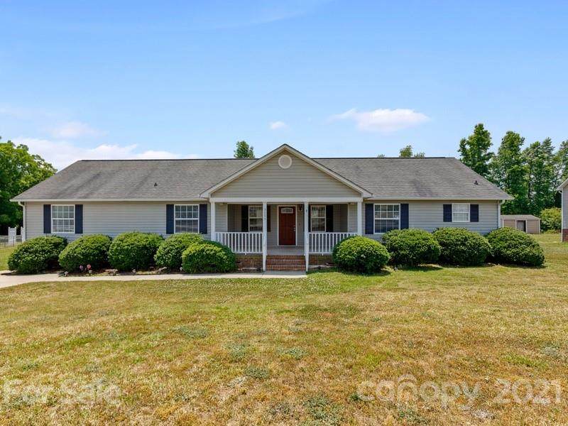 5005 Sedgefield Drive - Photo 1