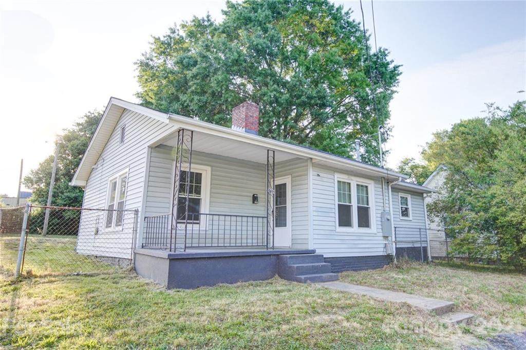 702 Clara Street - Photo 1
