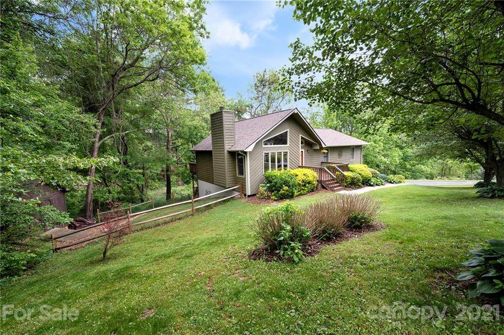 5 Tiffany Lane - Photo 1